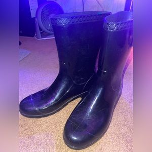 Black UGG rainboots